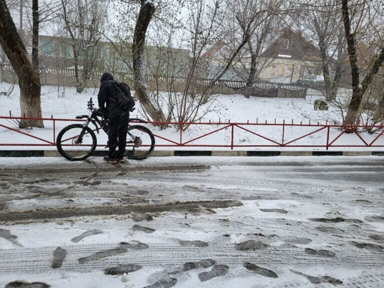    В Оренбуржье днем 15 апреля сохранится снегопад с метелью, на дорогах гололедица Андрей Севостьянов