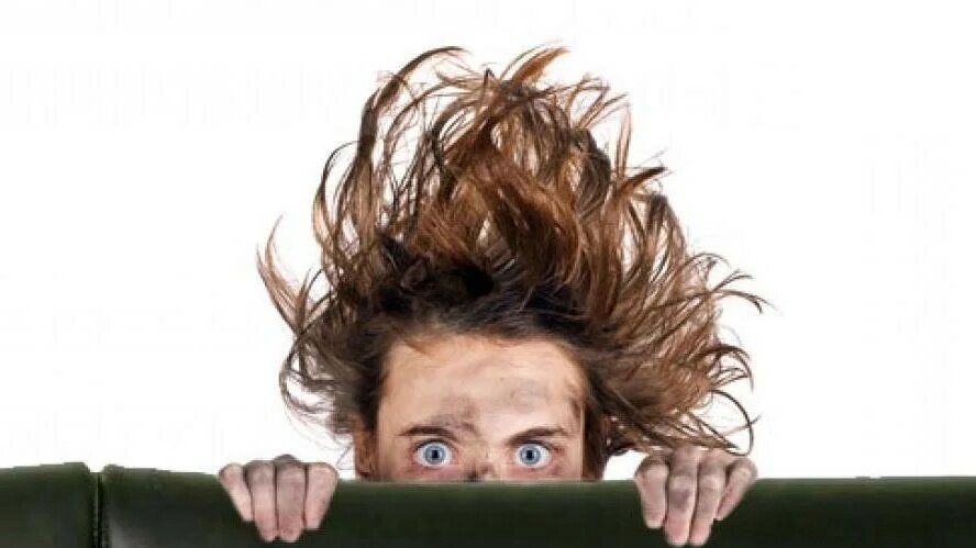 Вот Лера ходит с немытой головой до тех пор, пока волосы не начинают вонять и как сопли не повиснут. Беседы о том, что после физкультуры голова потеет проводили. Про особенности пубертата и повышенное выделение пота в этот период мы тоже говорили. Но ей по барабану. Источник: ВКонтакте