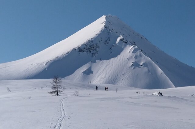    Безымянных вершин много, но чтобы дать им название надо найти обоснование. Фото: Из личного архивa/ Андрей Королёв