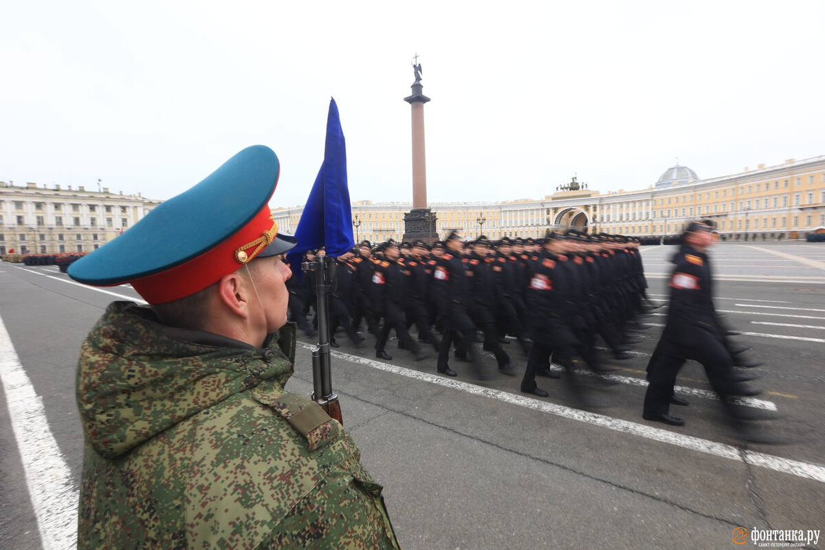Парад спб 9 мая 2024 трансляция. Парад на Дворцовой. Парад Победы на Дворцовой площади