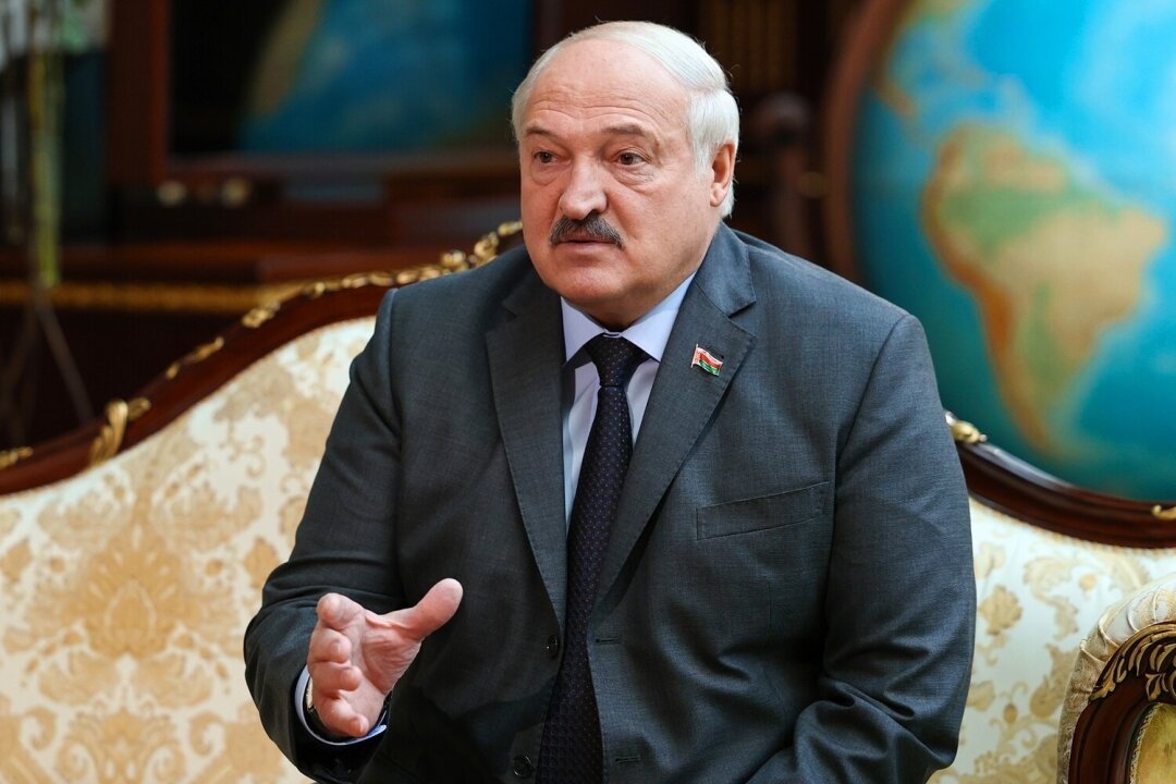    Песков: Лукашенко не было на завтраке 9 мая в Кремле из-за отъезда на мероприятия в Минск