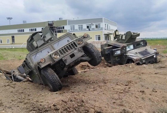    Белгородская область. Сгоревшие бронемашины украинской диверсионно-разведывательной группы (ДРГ)