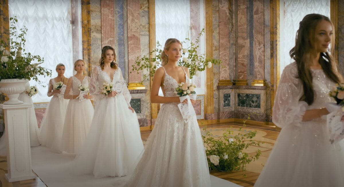 кадр из клипа SHAMANа "Мёд"