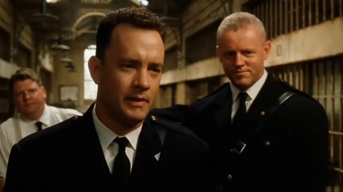 «Зелёная миля» - очень сильная картина и, возможно, самая достойная экранизация произведений Стивена Кинга (по крайней мере, сам Король ужасов считает именно так).-9