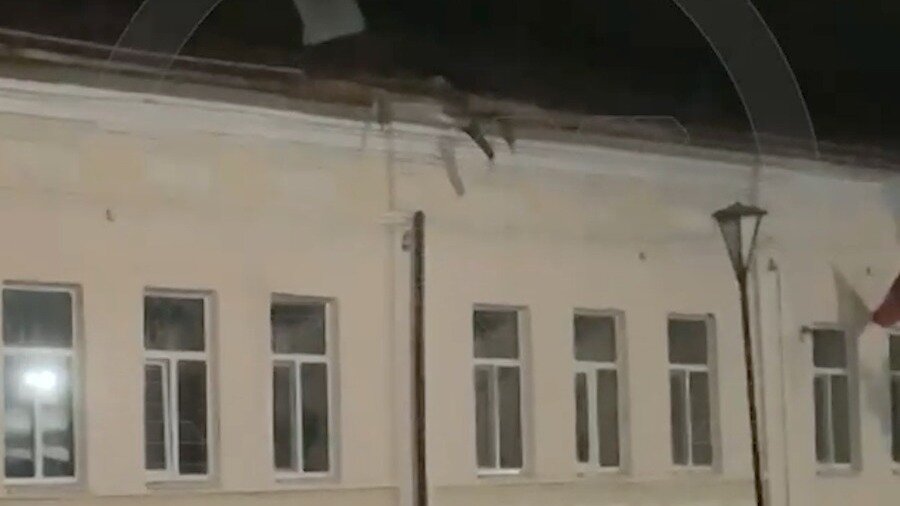     Попадание беспилотника привело к взрыву.