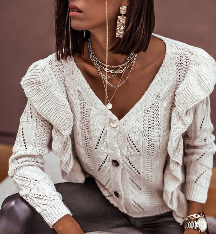 Светлый жакет с воланами