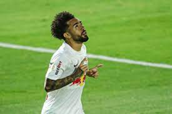 Бразильский атакующий полузащитник Клаудиньо