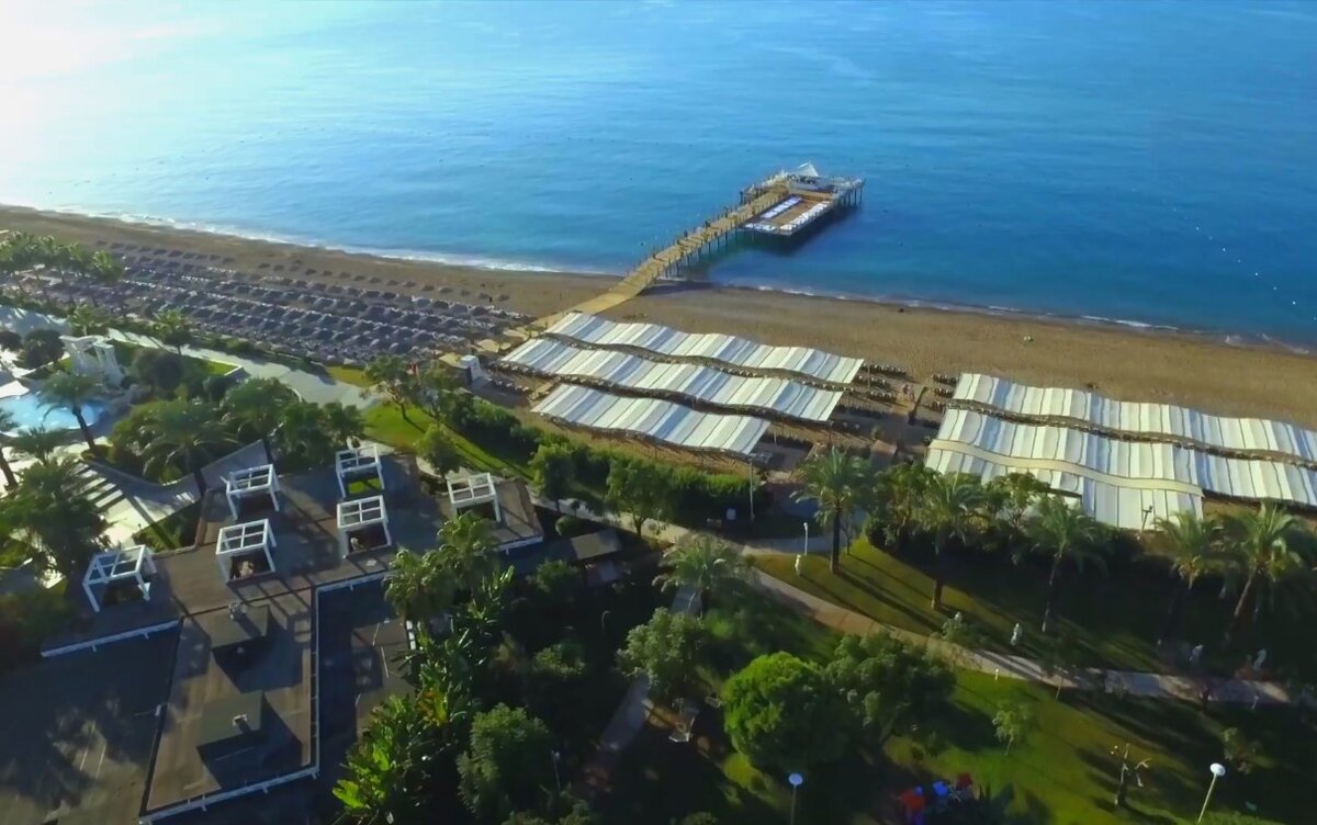 Пляж длиной 240 метров