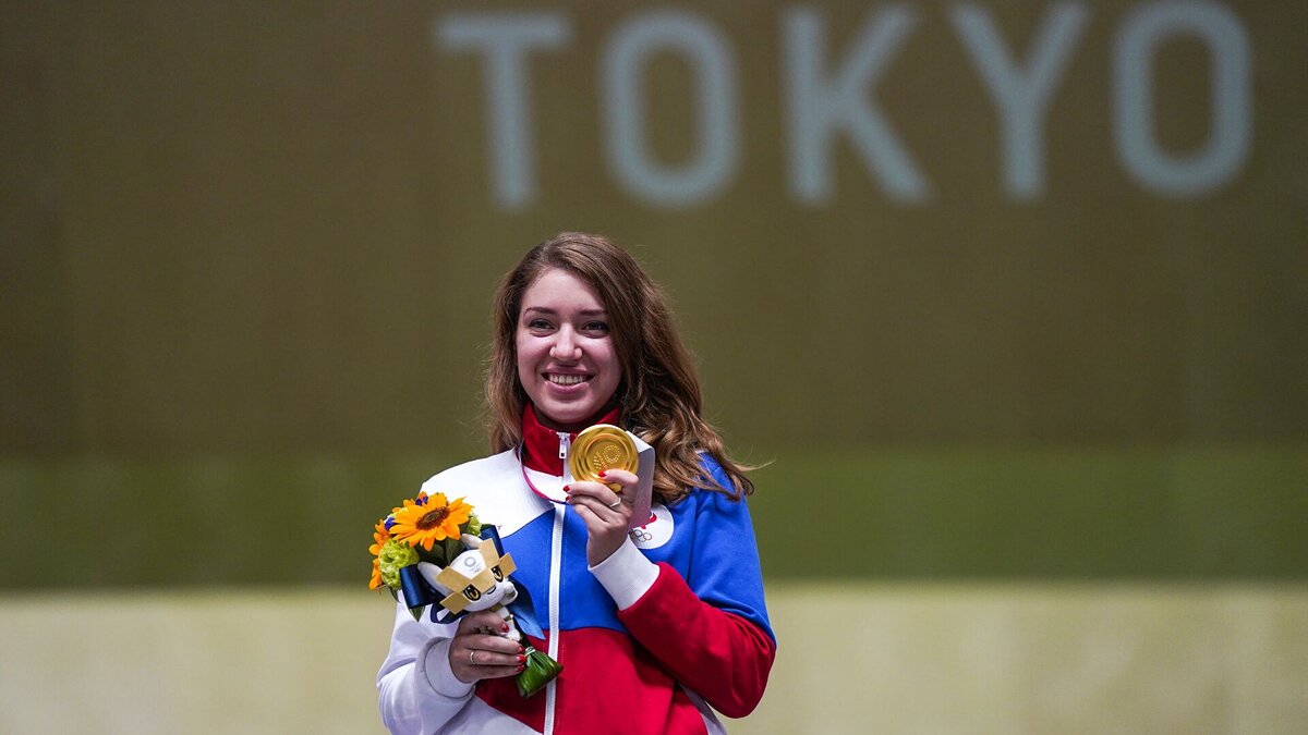 Виталина до последнего выстрела боролась за золото как в стрельбе на 10, так и на 25 метров. Стальные нервы Бацарашкиной помогли стать ей двукратной олимпийской чемпионкой.