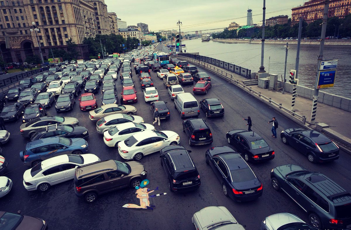 Москва много машин