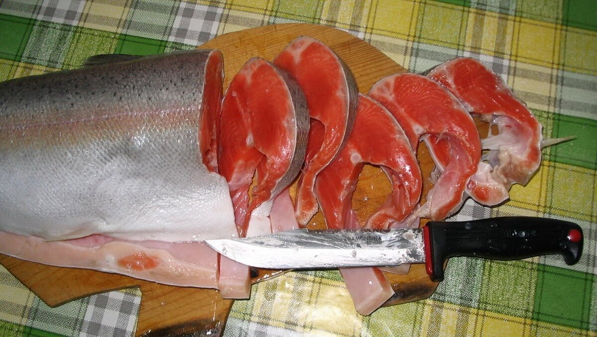 Мясо тайменя какого цвета фото