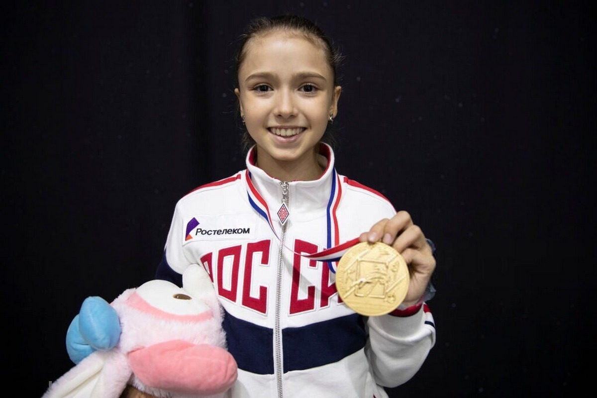 Новости камилы валиевой. Валиева Камилла. Камилла Валиева фигурное. Валиева Камилла фигурное катание. Алина Валиева фигуристка.