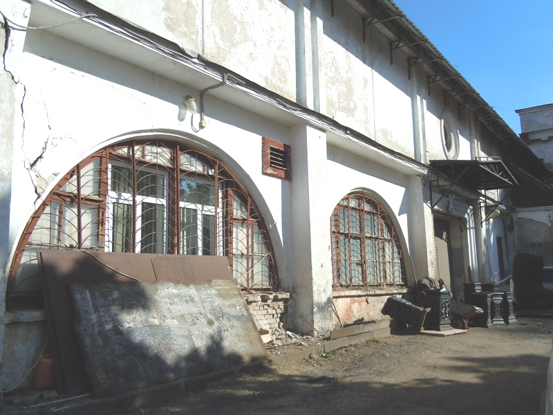 6 июня 2021 г. Мы продолжаем делать то, что мы уже много наделали (В. С. Черномырдин). Побывал в кремле и поснимал. Там территория закрыта и охрана не пускает.-49