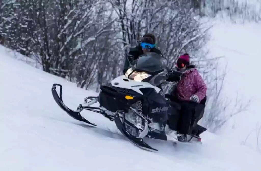 Катания на снегоходах в Перми