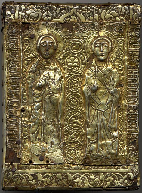 БОГОМАТЕРЬ С МЛАДЕНЦЕМ НА ПРЕСТОЛЕ. МУЧЕНИЦЫ ВАРВАРА И МАРИНА. XI век. Византия. XIII век, XVII век. Грузия. Серебро, дерево, чеканка, золочение. Собрание Музея имени Андрея Рублева.  Оборотная сторона