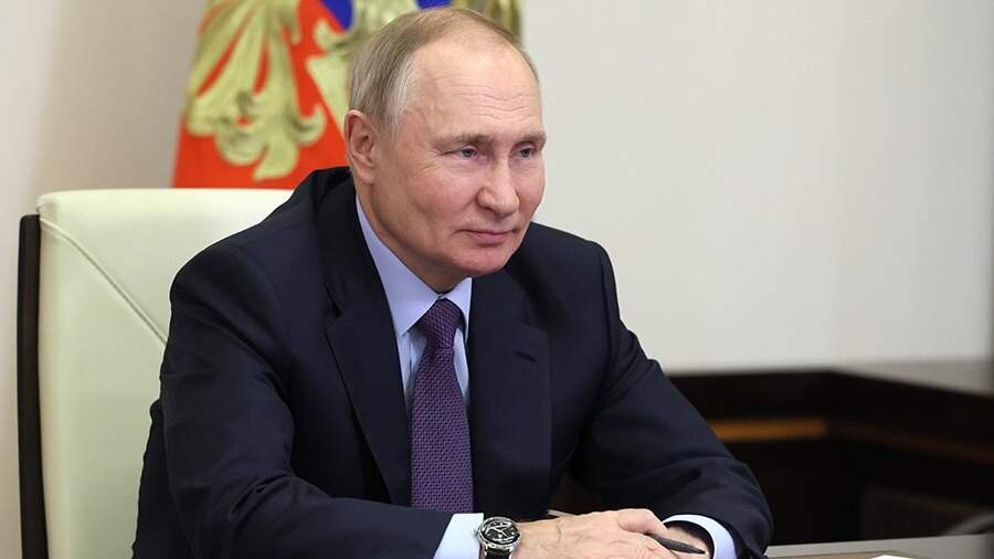 Президент России Владимир Путин подписал закон, по которому в стране в 2023 году устанавливается прожиточный минимум в размере 14 375 рублей. Соответствующий документ опубликован 5 декабря на официальном интернет-портале правовой информации.