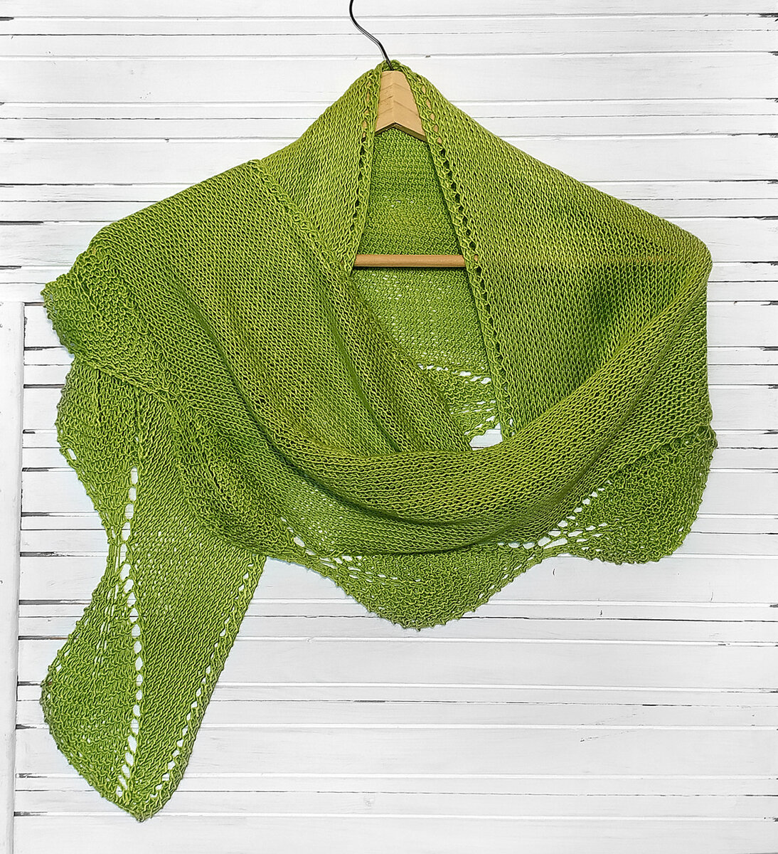 Шаль-фишю с каймой из листьев