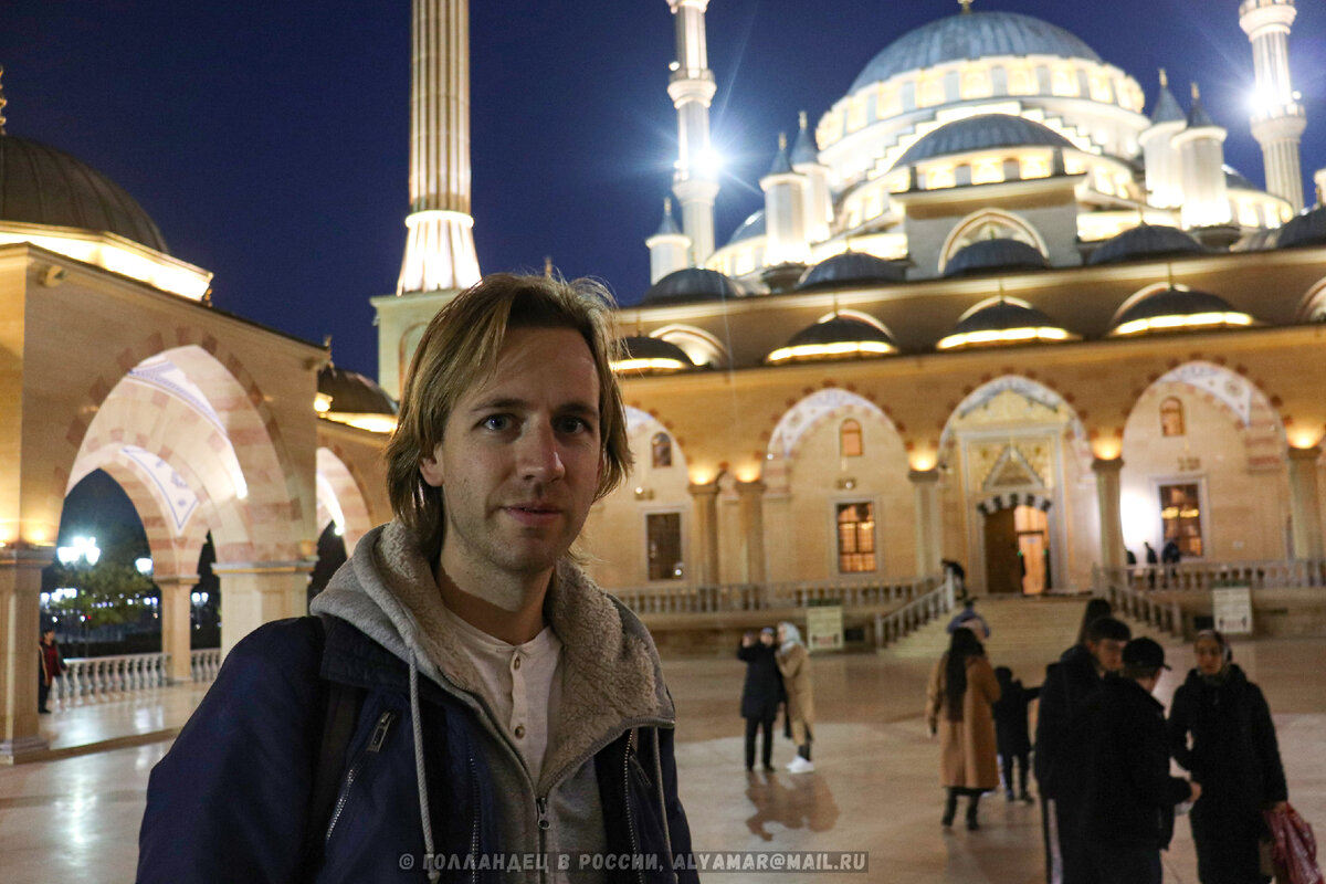 В Грозном много туристов днём и вечером. Фото: из личного архива