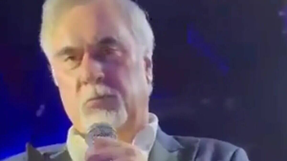     Политик Сергей Миронов предложил лишить певца Валерия Меладзе "всех имеющихся у него званий". Руководителя фракции "Справедливая Россия - За правду" Миронова поддержала и депутат Госдумы Елена Драпеко.
