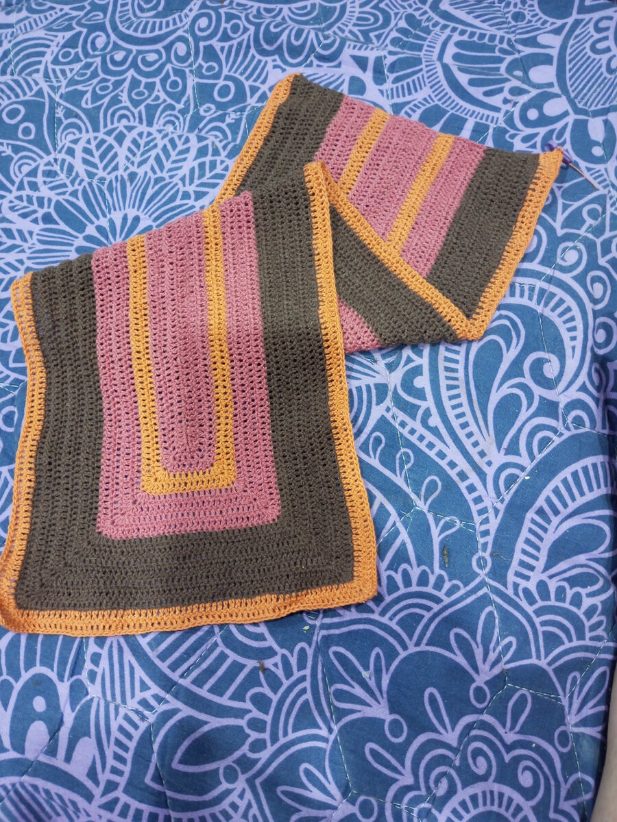 Эту заготовку увидел мой молодой человек и презрительно назвал её "совлеповским половиком"! 