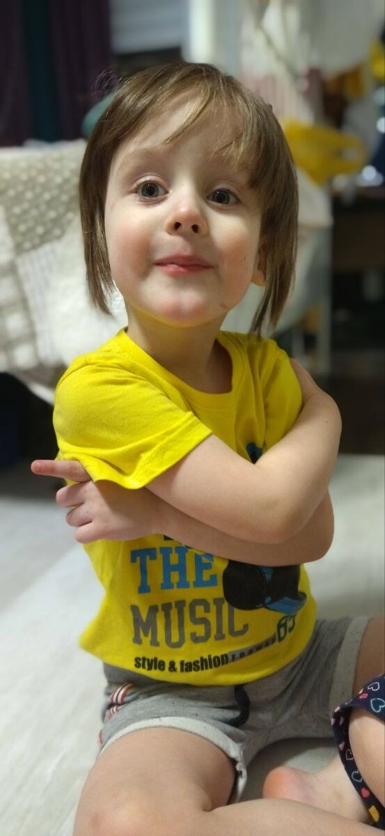 Наш герой, только с мороза)