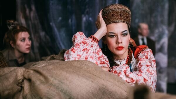 Кадр из сериала "Шаляпин" - есть над чем задуматься. Фото Яндекс.Картинки. 