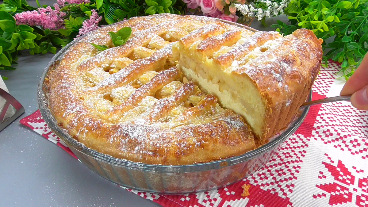 Изи кук пирог с яблоками. Пирог с картошкой. Пирог в руках. Пирог для любимых. Рецепты выпечки на скорую руку.