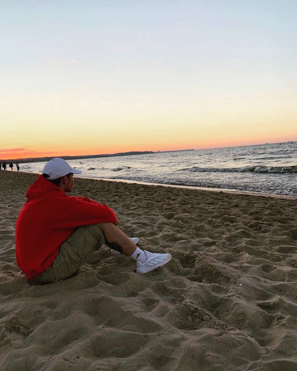 Нельзя терять не минуты  нашего драгоценного времени, ведь вокруг нас есть прекрасные места, где можно побывать, что-то узнать для себя новое, не сидеть на одном месте сложа руки, жизнь одна, не теряйте момента насладиться тем, что во круг вас😎🤪👏💪