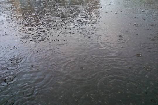    Во Владивостоке площадь затопило кипятком