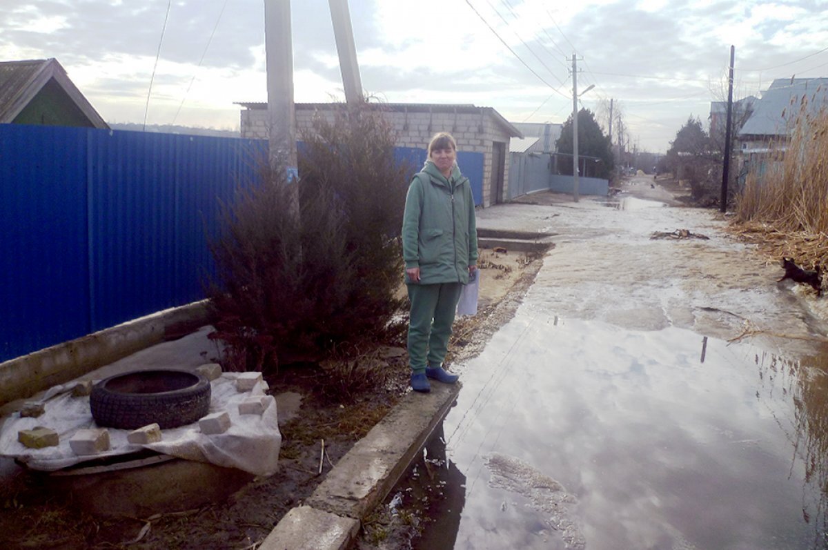    Каждую весну и осень улица Паши Ангелиной на Дар-Горе превращается в огромное болото.