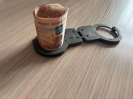 БОКС С ДЕНЬГАМИ ДЛЯ БЛАГОТВОРИТЕЛЬНОСТИ ПОХИТИЛИ В АРТЕМЕ ФОТО: АНАСТАСИЯ ДУДАЛОВА