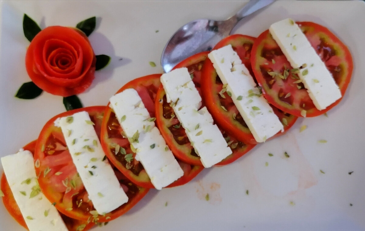 Помидоры с сыром 