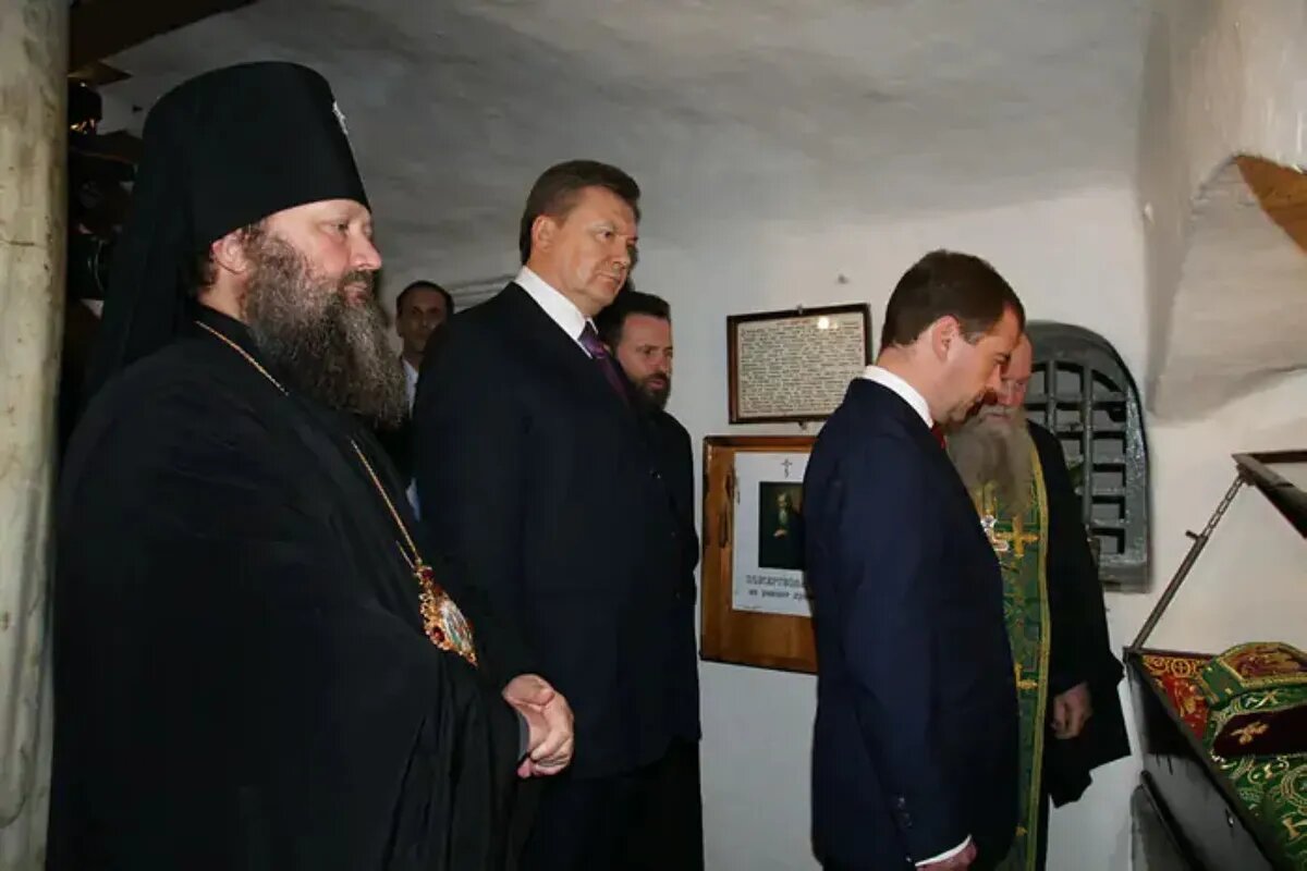 Павел Лебедь с Виктором Януковичем и Дмитрием Медведевым. Фото: telegraf.com.ua