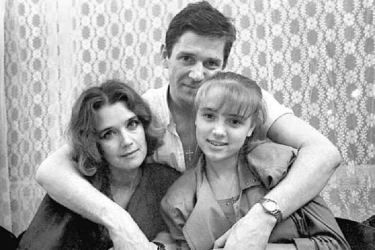 Ирина Алферова, Александр Абдулов и дочь Ксения