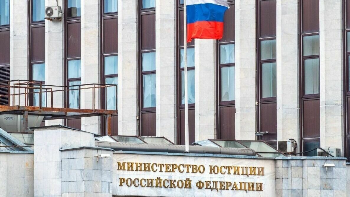     Мосгорсуд удовлетворил иск столичного управления министерства юстиции о ликвидации информационно-аналитического центра «Сова», ранее признанного в стране иноагентом.
