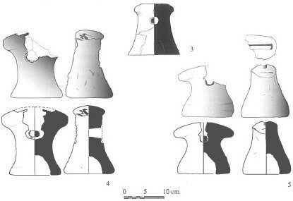 Рисунок 22: очажные подставки (3-5). Происхождение: 1. Городской / раскопки, яма жилища 5, бежевый внутри, бежево-серый и красноватый снаружи, диам. 28 см. 2. Чишхо / раскопки, площадь жилища 4, красноватый, диам. 24 см. 3. Чишхо / раскопки, яма жилища 3, бежевый, выс. 13 см. 4. Чишхо / раскопки, шурф 1, бежево-красноватый, выс. 17 см. 5. Чишхо / раскопки, площадь жилища 4, бежево-красноватый, выс. 13 см