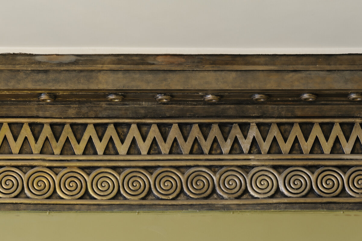 Детали оформления зала № 3. Карниз.