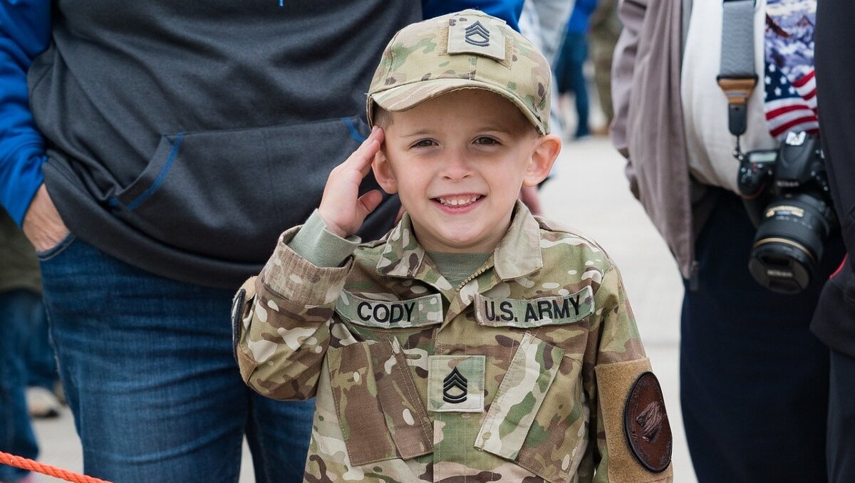     В Невинномысске детям под страхом смерти запретили надевать камуфляж. На Ставрополье стали совершать больше преступлений в состоянии аффекта. Известный КВНщик из Пятигорска не смог избавиться от статуса иноагента. NewsTracker представляет обзор информационной картины дня 2 июня.