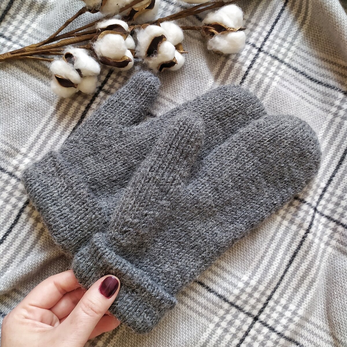 Вязаные двухслойные варежки, которые я связала маме в подарок