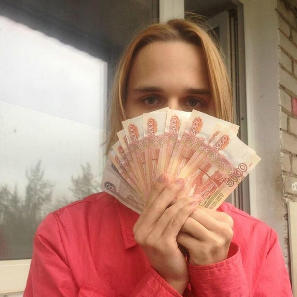 Scally Milano - исполнитель, который стал популярен благодаря скам-рэпу, фитами с лидерами индустрии, и огромному количеству ненормативной лексики в своих треках!