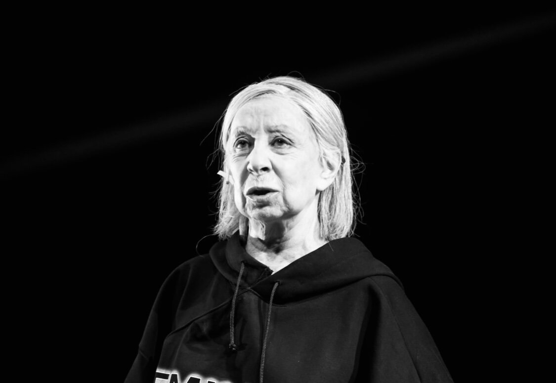 Лия Ахеджакова не первый раз участвует в экспериментальной постановке