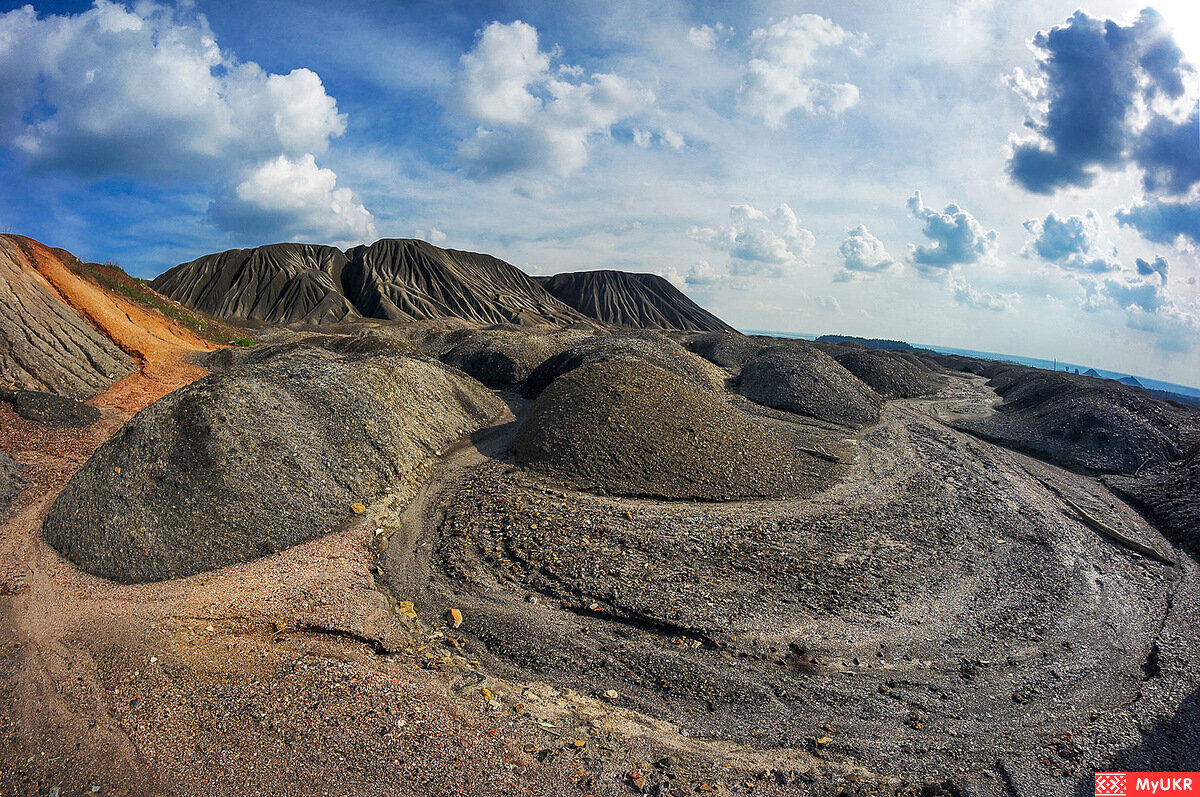 Террикон гора шахты. Донецкие горы террикон донецк. Террикон горный. Терриконы славянск. Терриконники восточного донбасса.