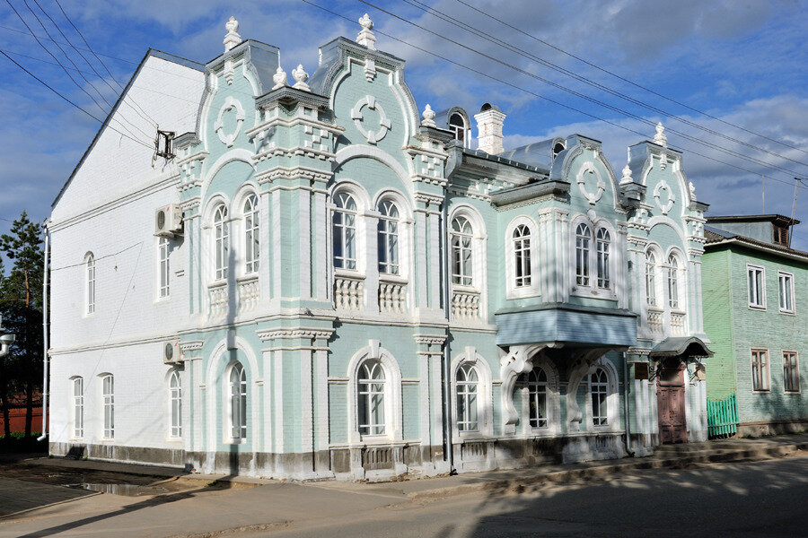 Великий дом. Особняк купца Усова Великом Устюге. Великий Устюг центр города. Великий Устюг дома Купцов. Великий Устюг дом купца Кузнецова.