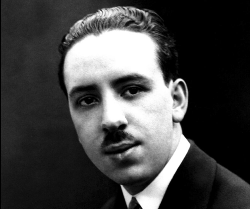 Источник: Журнал «Сеанс». 21-летний Альфред Хичкок год.