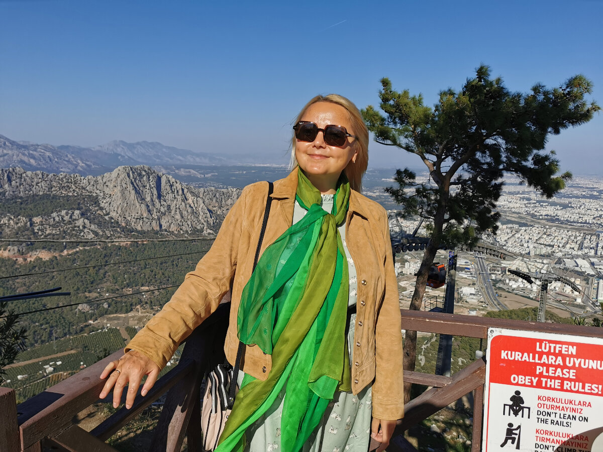 Жанна Швыдкая, писатель, автор книг "Огранка" и "Метаморфоза" декалогии "Гравитация жизни". 