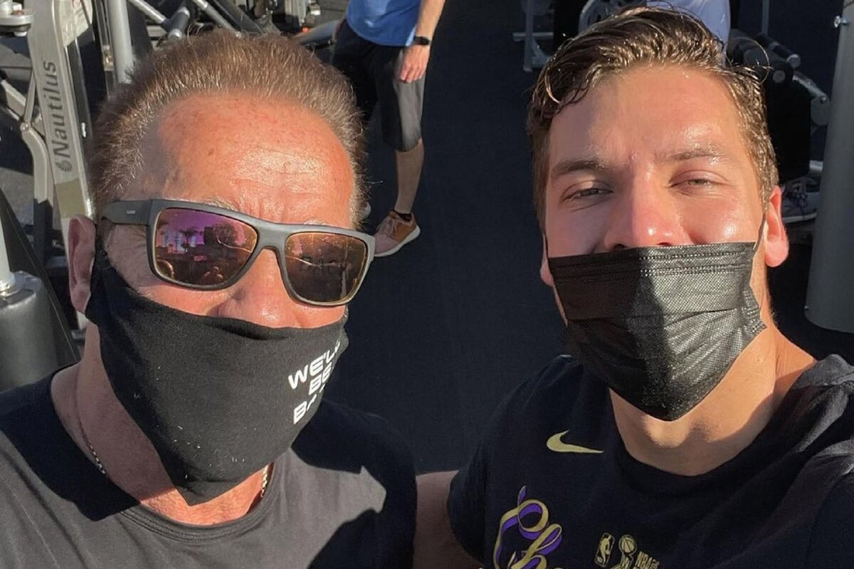 Арнольд и сын Джозеф 2021