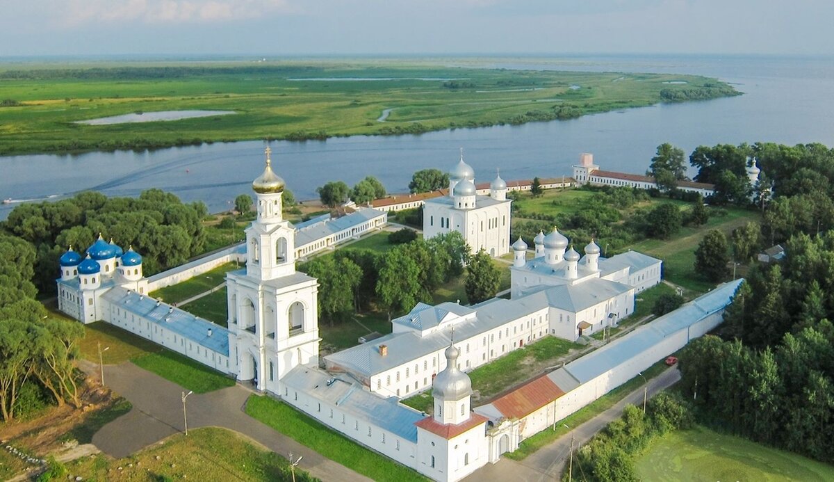 Юрьевский монастырь в великом новгороде фото