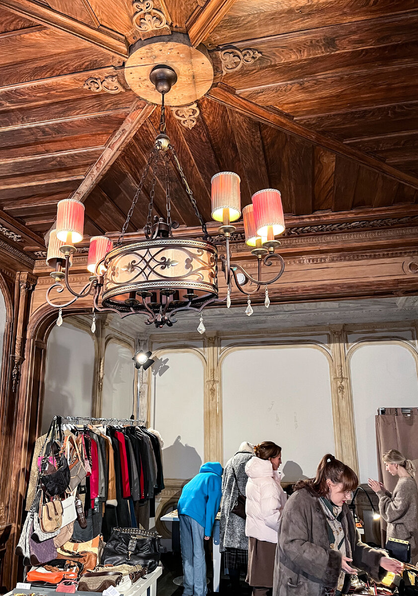 Винтажный маркет в особняке Салтыковых-Чертковых. Фото автора