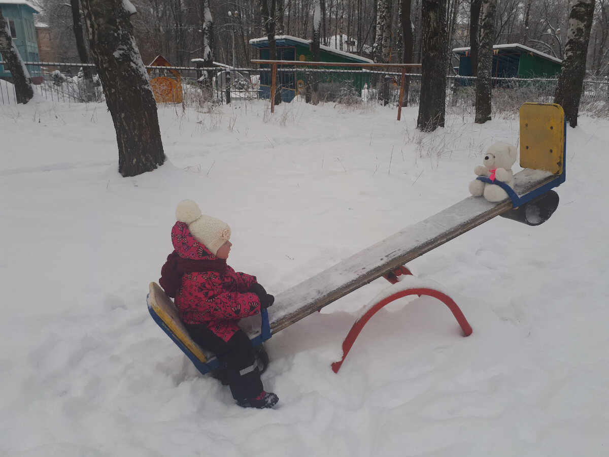 В каникулы болеть совершенно некогда ))