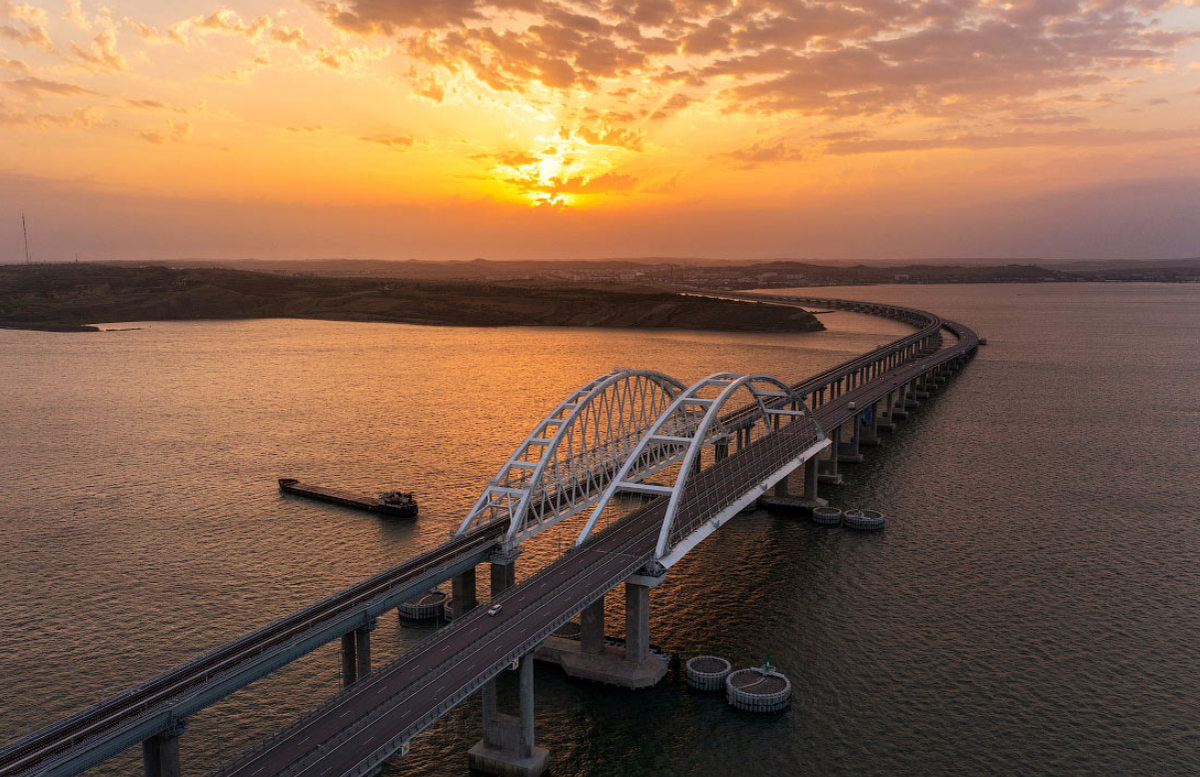 Крымский мост закат фото